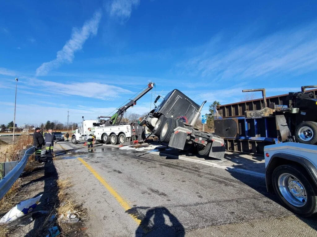 johnnys auto and truck towing heavy recovery 350793269 229439639819886 7254239867860684787 n hd
