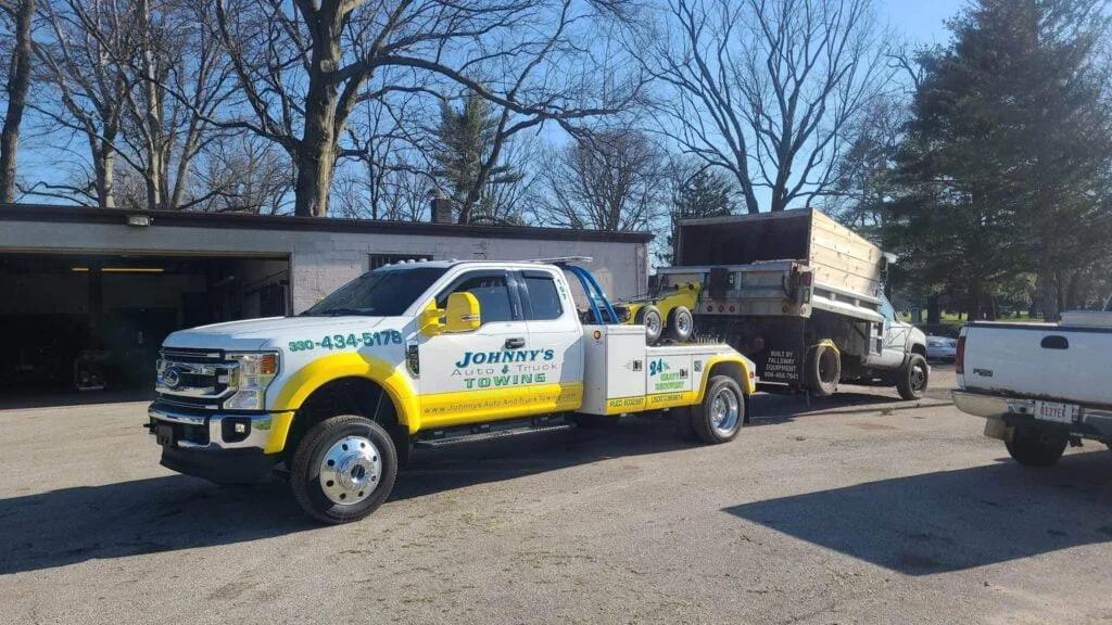 johnnys auto and truck towing light towing 350842329 1260147668221481 7467308398070122606 n hd